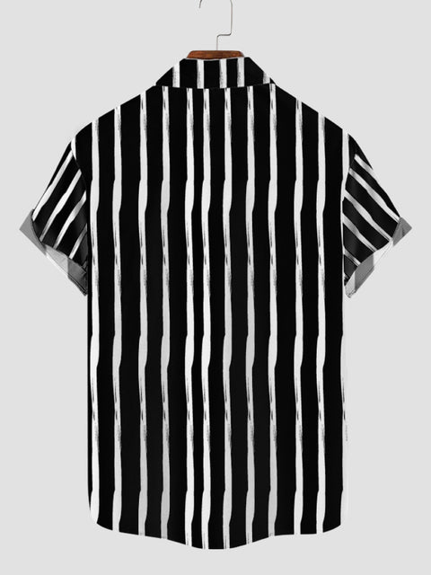 Chemise à manches courtes pour homme avec lignes noires et blanches
