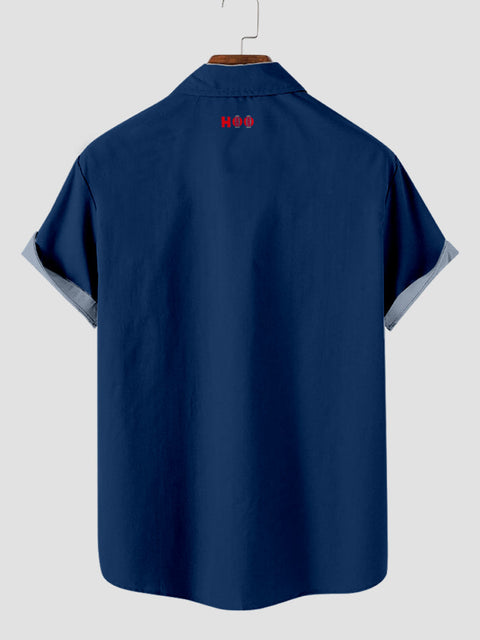 Chemise à manches courtes pour homme à imprimé bleu et blanc des années 1960